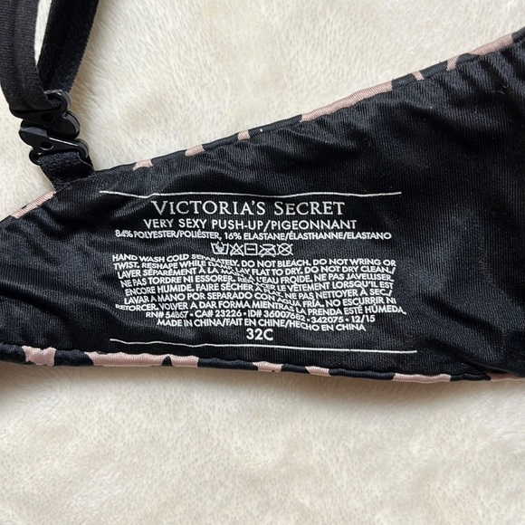 Victoria’s Secret Very Sexy Push-up/Pigeonnant bra - Picture 5 of 7